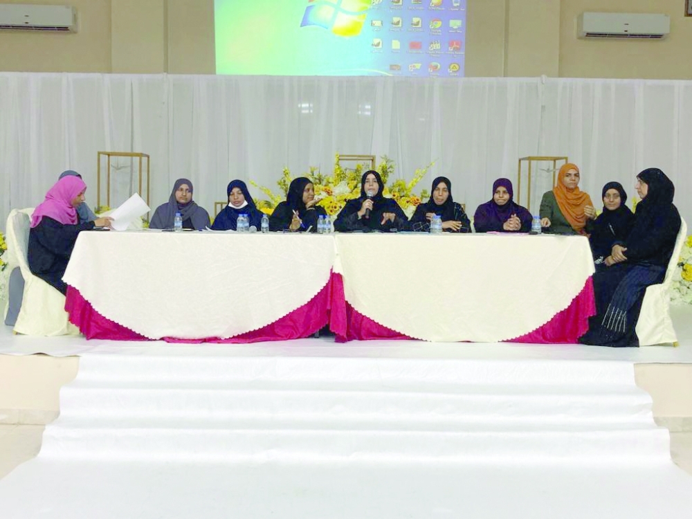 «المرأة» ببهلا تستعرض أنشطتها وتنتخب مجلس إدارة جديدا