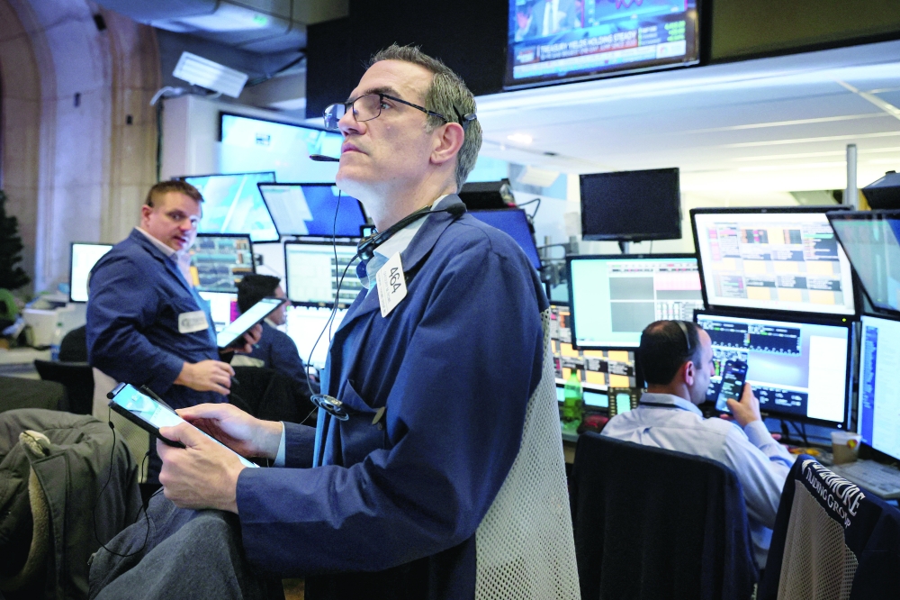 البورصات العالمية تتراجع في مواجهة المخاطر الاقتصادية للنزاع في أوكرانيا