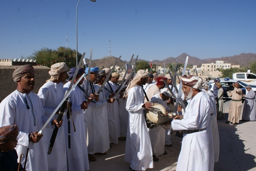 محمد الشكيلي.. أحد مؤسسي فرقة الفنون الشعبية ببهلا: مهمتنا نقل الفنون والأهازيج التقليدية إلى الجيل الناشئ لحمايتها من الاندثار