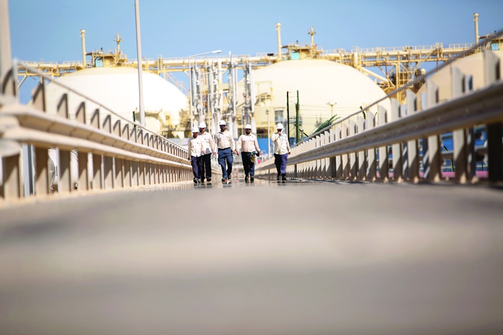 Oman LNG weighs scope for hydrogen clusters