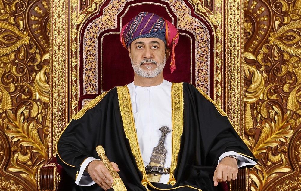 تعازي جلالة السلطان في وفاة الشيخة عائشة آل نهيان ينقلها وزير الديوان