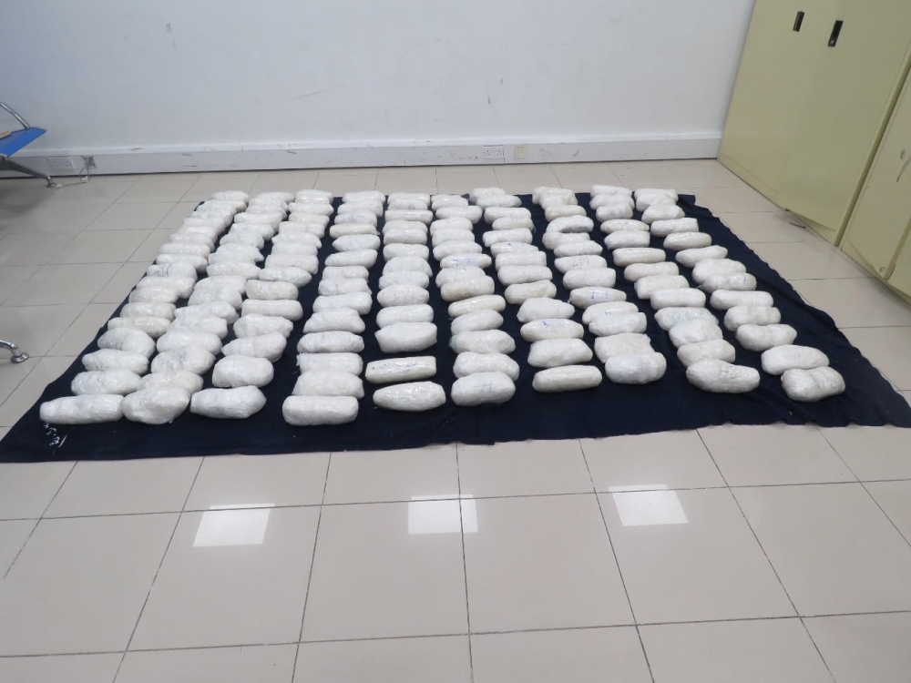 الشرطة تضبط قاربي تهريب مخدرات ومتسللين