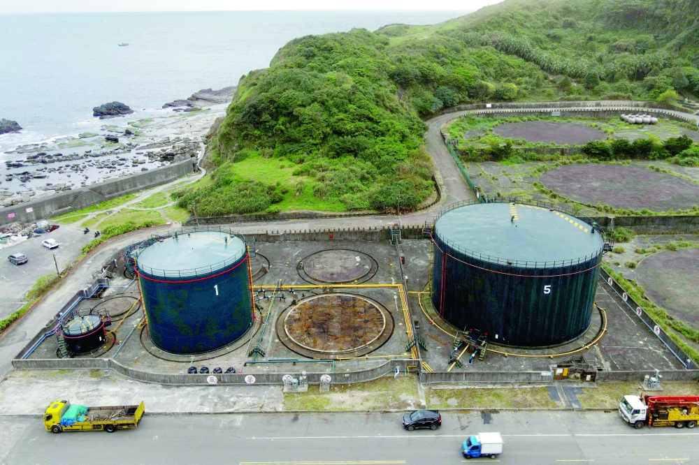 نفط عُمان ينخفض 4 دولارات و81 سنتا