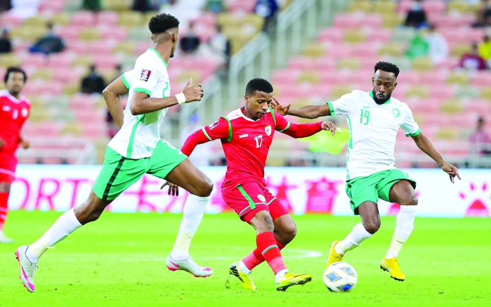 29 لاعبا في معسكر المنتخب الوطني .. واستدعاء عبدالرحمن الغساني