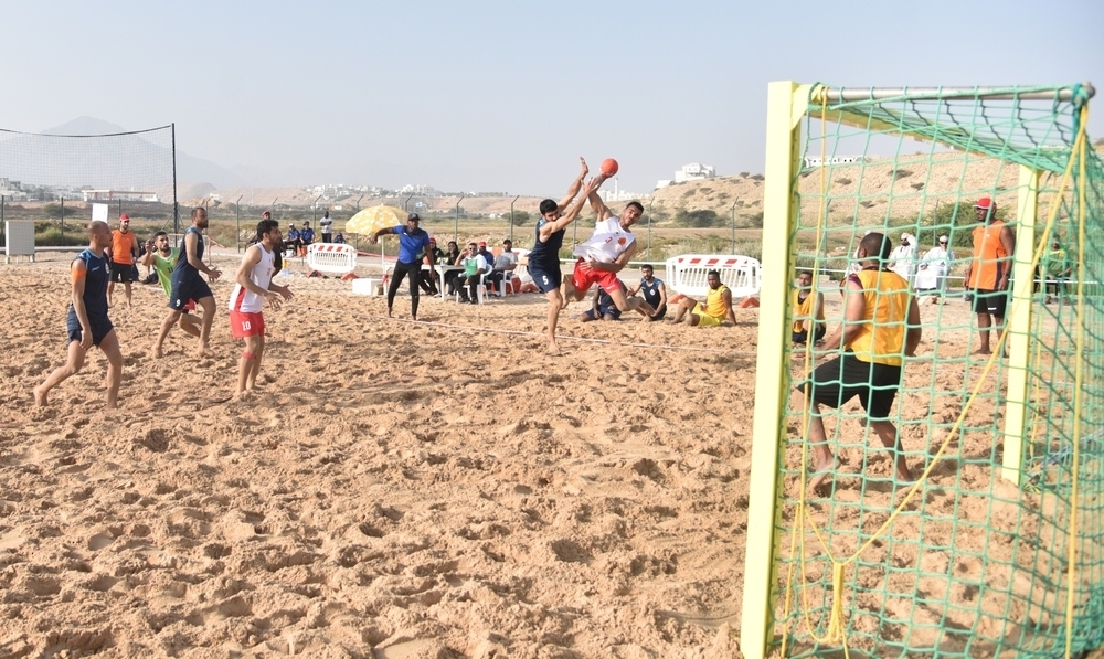 انطلاق بطولة الالعاب الشاطئية الثانية لأسلحة قوات السُّلطان المسلحة