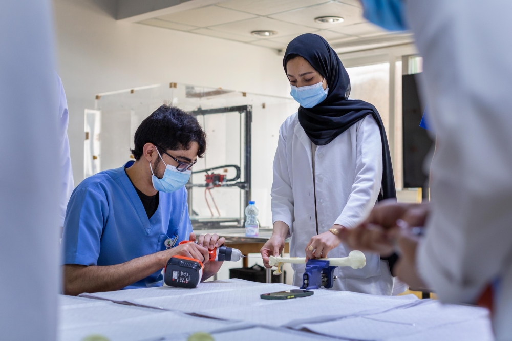 تدريب أطباء «الاختصاصات الطبية» على المهارات الجراحية