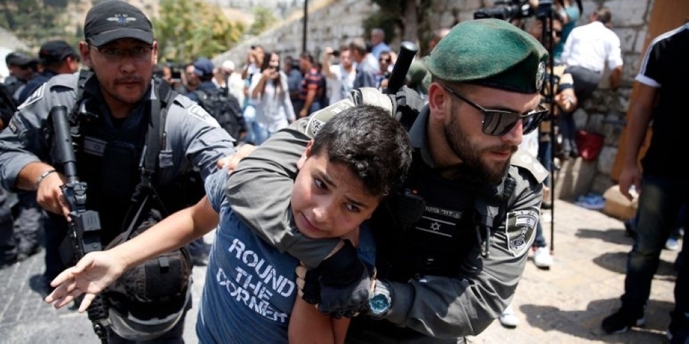 السلطات الإسرائيلية تعتقل 12 فلسطينيا في الضفة الغربية