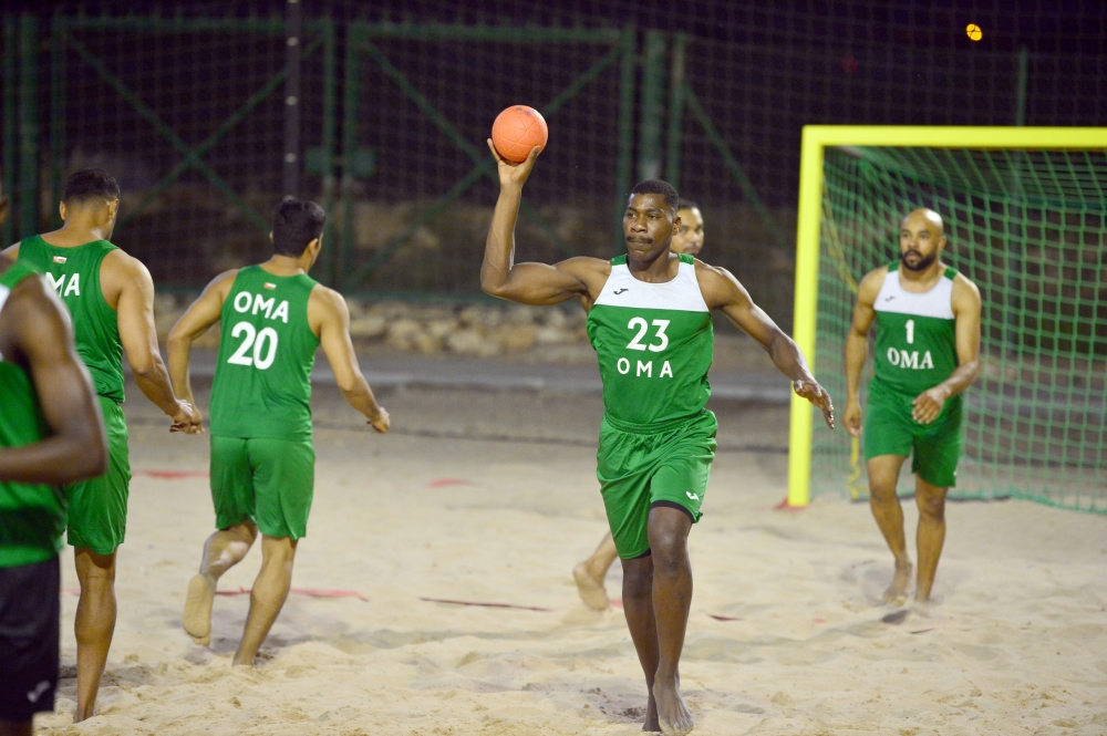 تواصل تدريبات منتخب اليد الشاطئية استعدادا للمشاركة الآسيوية