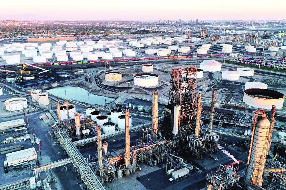 النفط يتراجع مع محادثات لإنهاء الحرب في أوكرانيا