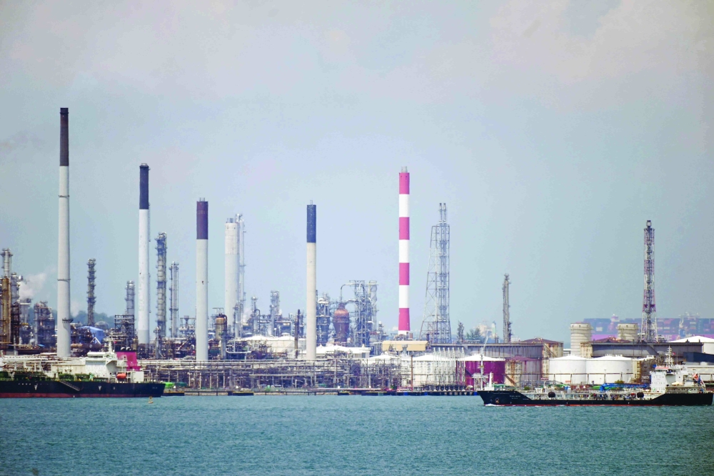 النفط يقفز 3% بعد تحذير وكالة الطاقة الدولية من نقص المعروض