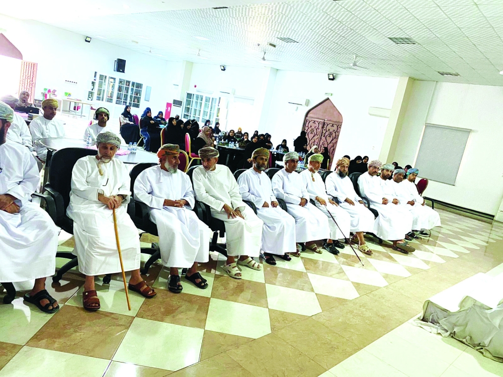نزوى تحتفي بالأخصائيين الاجتماعيين في يوم الخدمة الاجتماعية