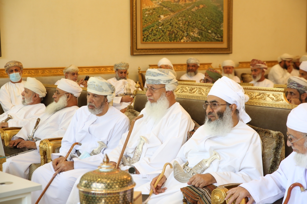 “الكتاب والأدباء” ومجلس الخليلي يقيمان ندوة تحتفي بالأديب محمد بن راشد الخصيبي