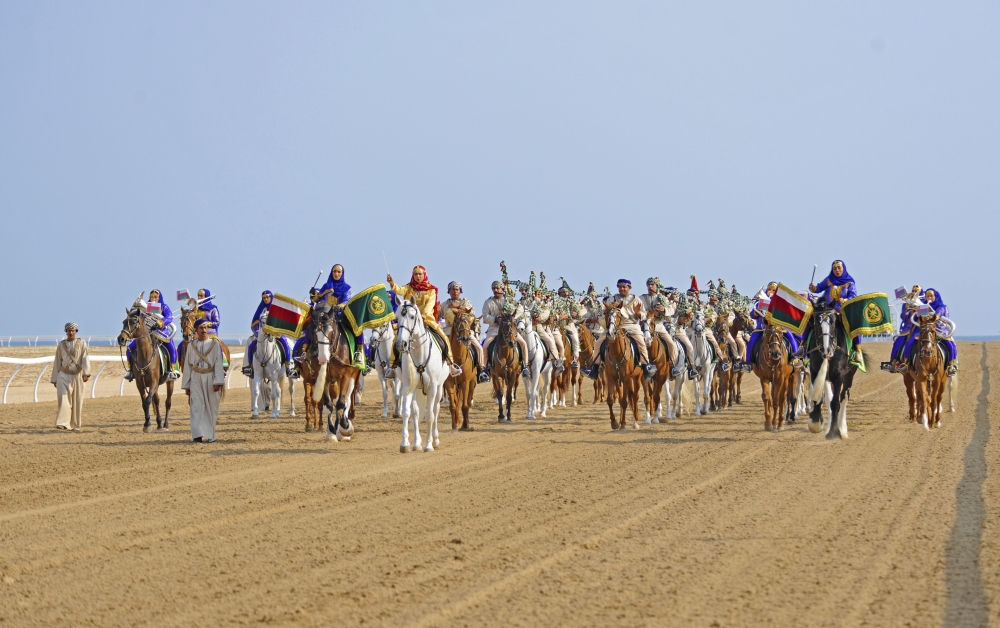 «سوكو» يظفر بكأس جلالة السلطان في سباق الخيل السنوي بصلالة