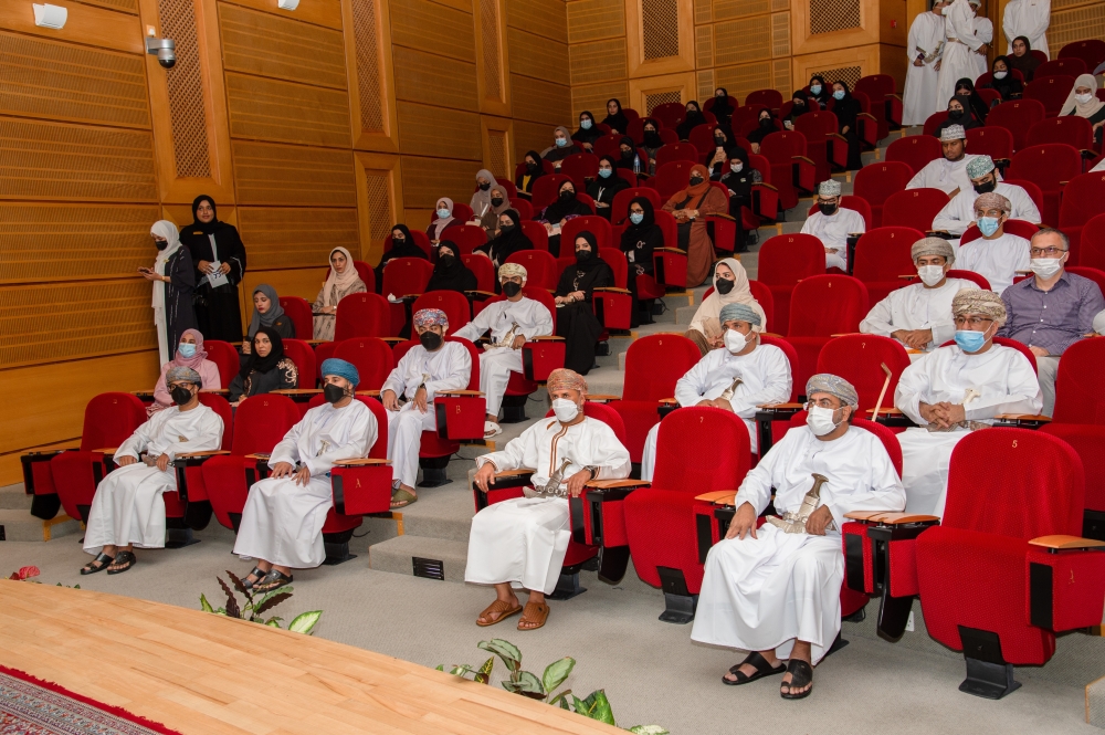 الأسبوع التجاري بجامعة السلطان قابوس يبحث فن صناعة الحدث