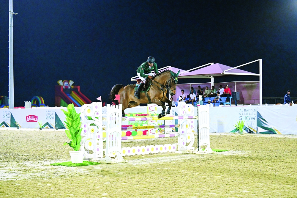 منافسة قوية في انطلاق بطولة إسطبلات الريان لقفز الحواجز