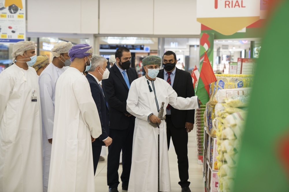 «مدائن» تفتتح ثالث المعارض الرمضانية للمنتجات العمانية