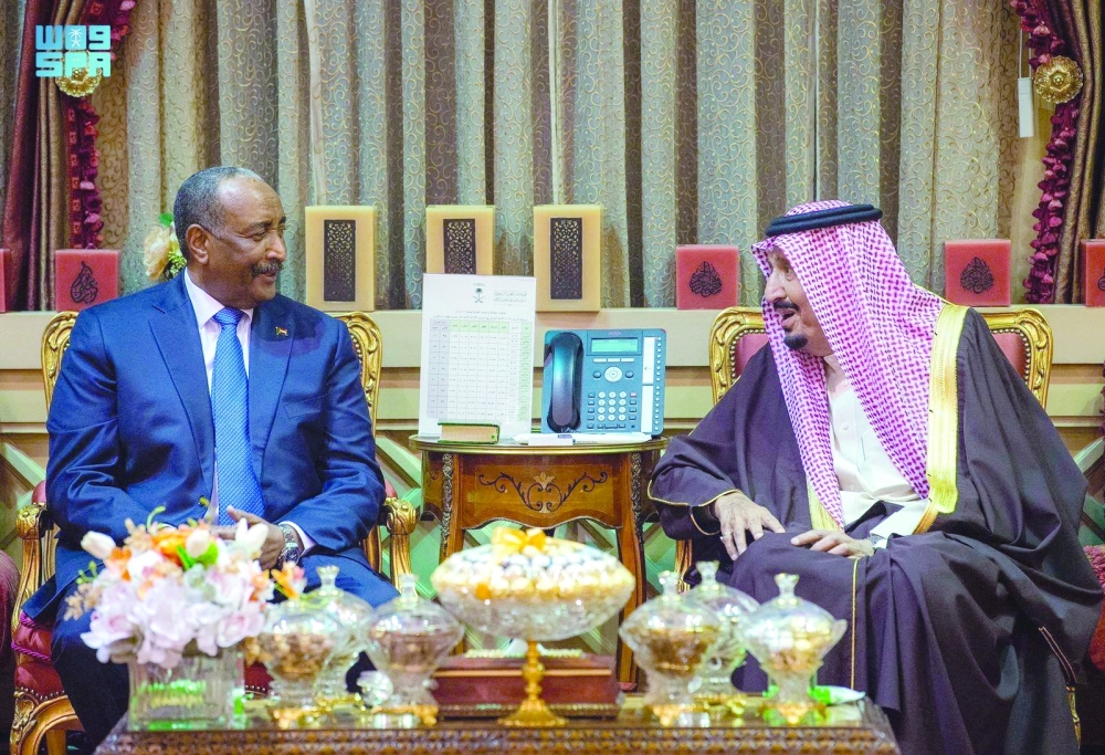 البرهان يجري مباحثات في السعودية
قتيل برصاص الأمن السوداني خلال تفريق تظاهرة في أم درمان