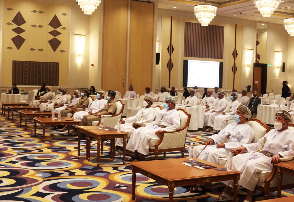 “نزوى الصناعية” تسلّط الضوء على محفّزات الاستثمار في المدينة وأبرز التحديات