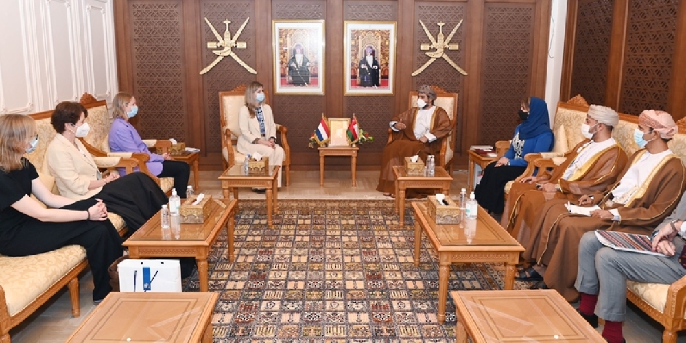 سلطنة عمان تبحث زيادة حجم التبادل التجاري مع مملكة نيذرلاند