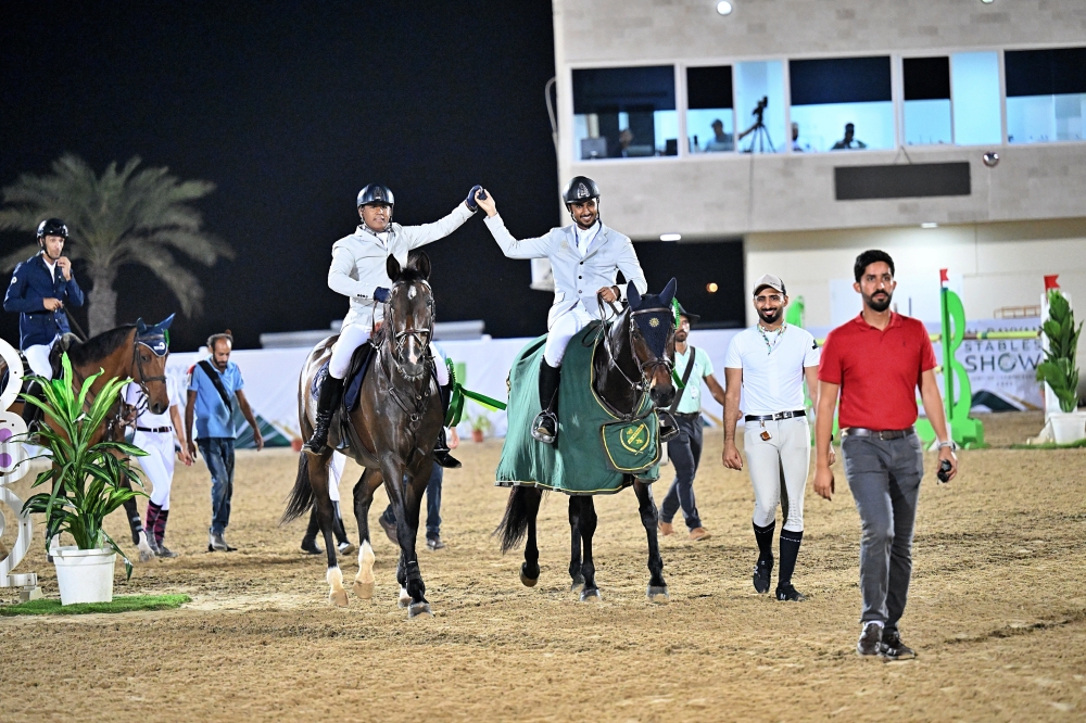 الطوقي وولده يظفران ببطولة إسطبلات الريان لقفز الحواجز بالرحبة