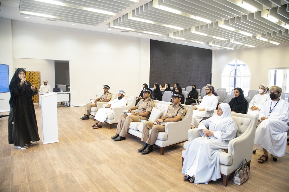 لقاء يعرّف المؤسسات بخدمات منصة «عُمان تبتكر»