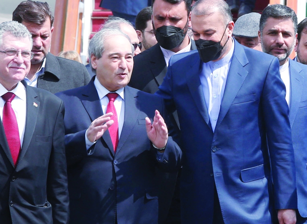 طهران ودمشق تبحثان تعزيز علاقاتهما الاستراتيجية
عبد اللهيان : ايران والقوى العالمية “أقرب من أي وقت مضى” لاتفاق نووي