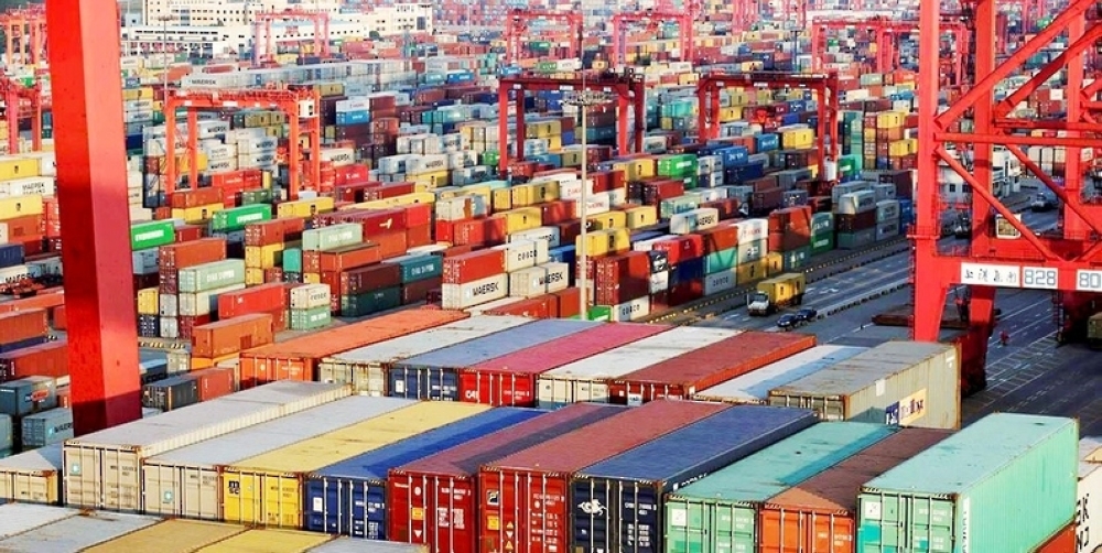 الولايات المتحدة الأمريكية تمدّد إعفاء مئات المنتجات الصينية من رسوم جمركية عقابية