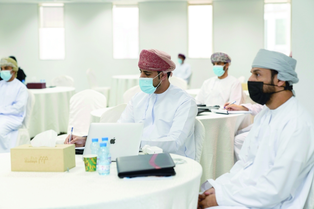 “مدائن” تنظم برنامجا تدريبيا حول “تنمية مهارات الامتثال”