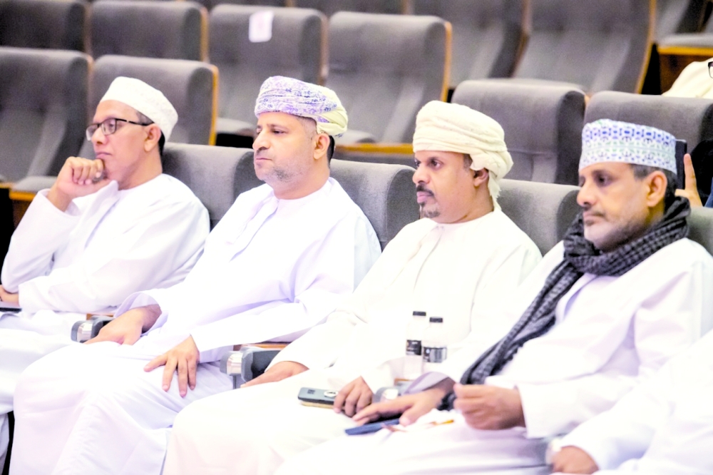 استعراض كتاب “التخلف الاجتماعي مدخل إلى سيكولوجية الإنسان المقهور” بظفار