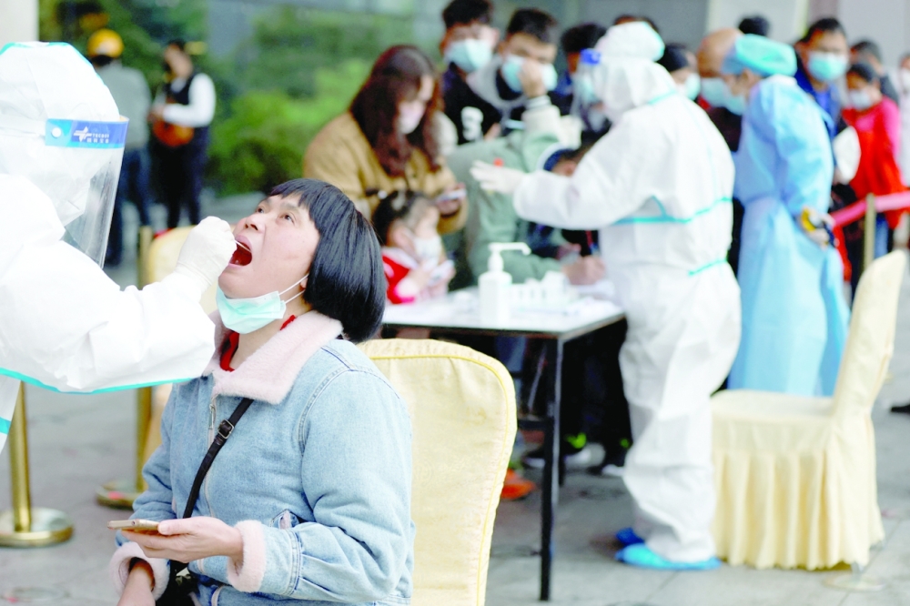 إجمالي الإصابات يفوق 475 مليون حول العالم
سنغافورة ترفع القيود المفروضة على الزائرين وتخفف شروط إرتداء الكمامات