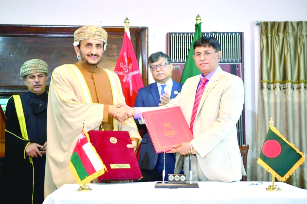 جلسة مباحثات سياسية بين سلطنة عمان وبنجلاديش