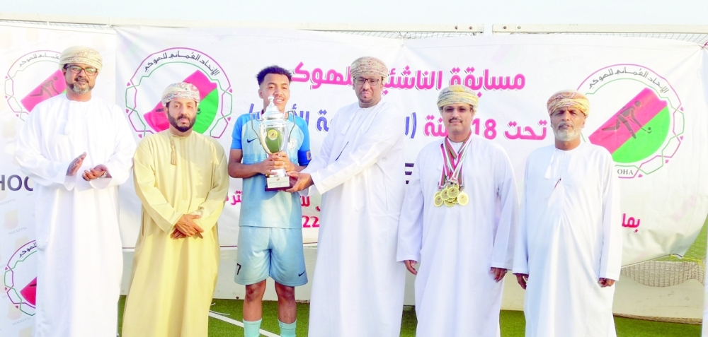 صلالة يتوج بدوري الناشئين للهوكي بمحافظة ظفار
