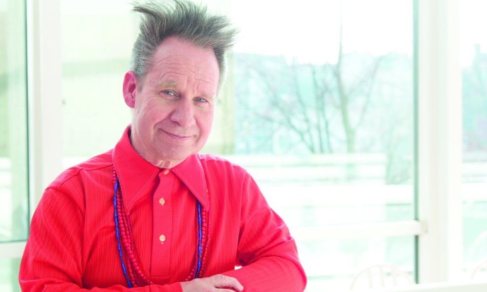 بيتر سيلرز: حان الوقت للانتعاش العميق لعقولنا، لحواسنا، لتخيلاتنا، لتاريخنا، ومستقبلنا والمسرح “مكان” لذلك