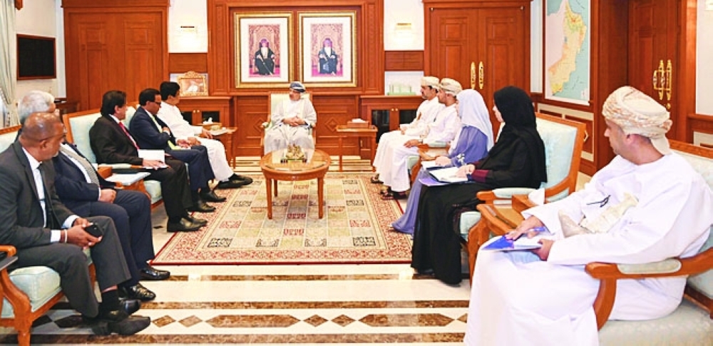 بحث تعزيز التعاون السياحي والتجاري والاستثماري بين سلطنة عمان وسريلانكا