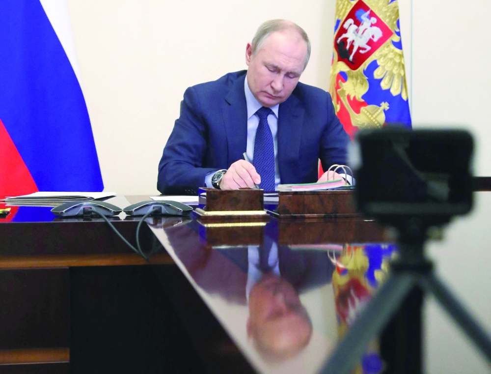 مؤرخ بريطاني: تهديدات بوتين النووية تعيد العالم إلى أخطر فصول الحرب الباردة