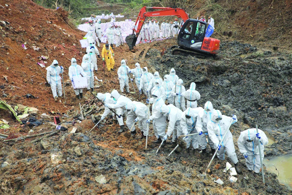 تحديد هوية ضحايا الطائرة الصينية المنكوبة