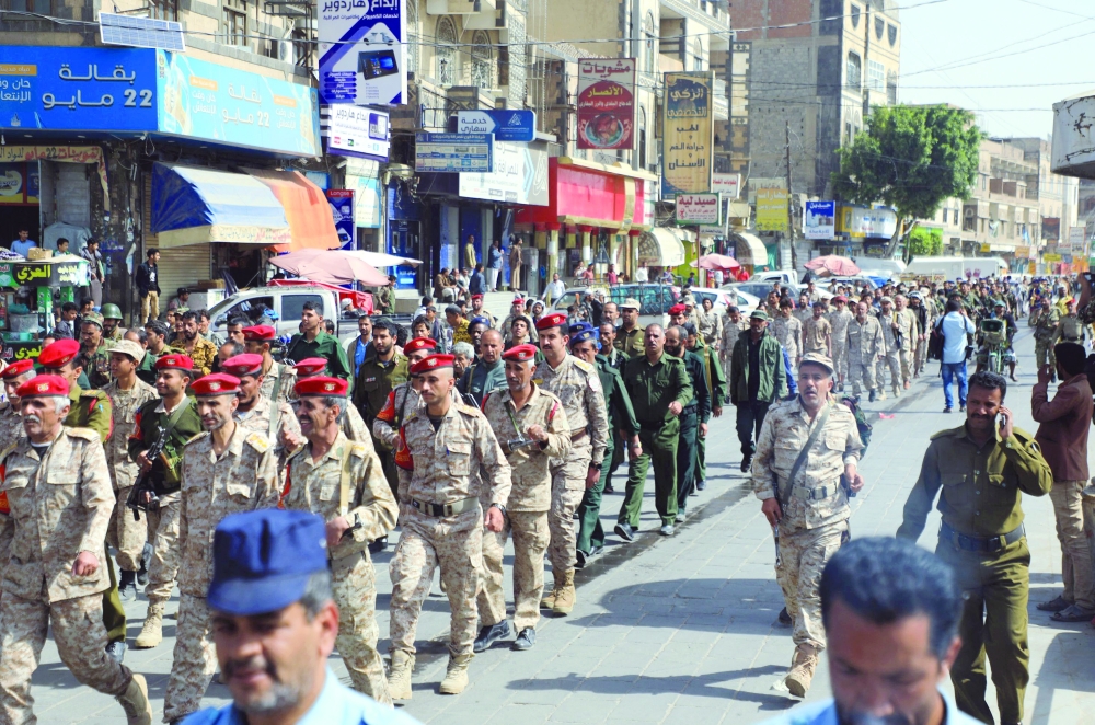 السعودية تدعو دول العالم للوقوف ضد استهداف “أنصار الله” لمنشآتها الحيوية
مشاورات يمنية في الرياض اليوم والحكومة الشرعية ترحب بمبادرة ” التعاون” لوقف الحرب