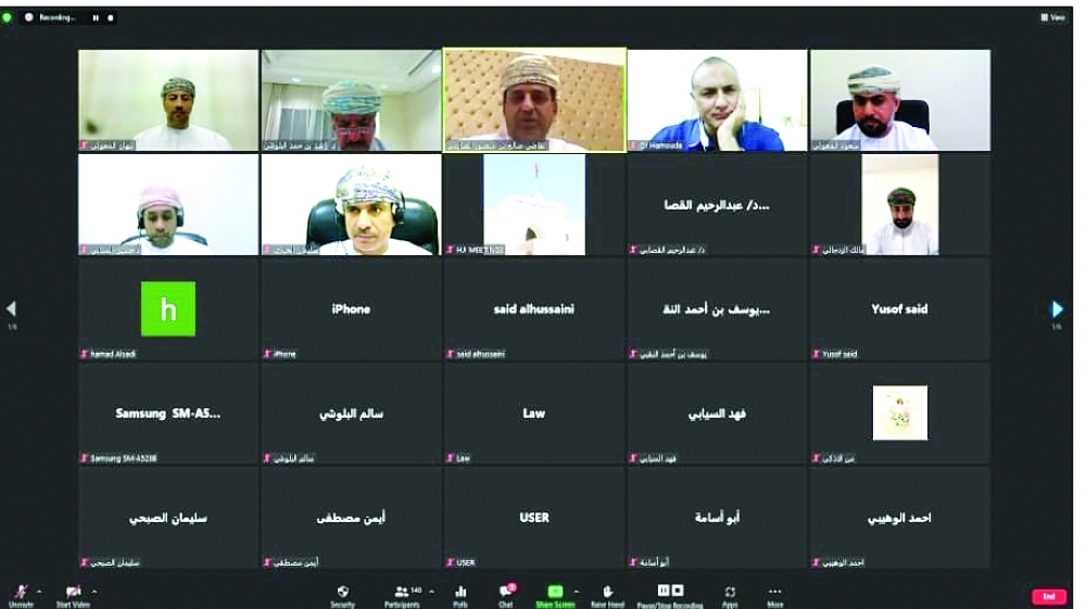 «جريمة الشيك في القانون العماني» حلقة نقاشية بالمعهد العالي للقضاء