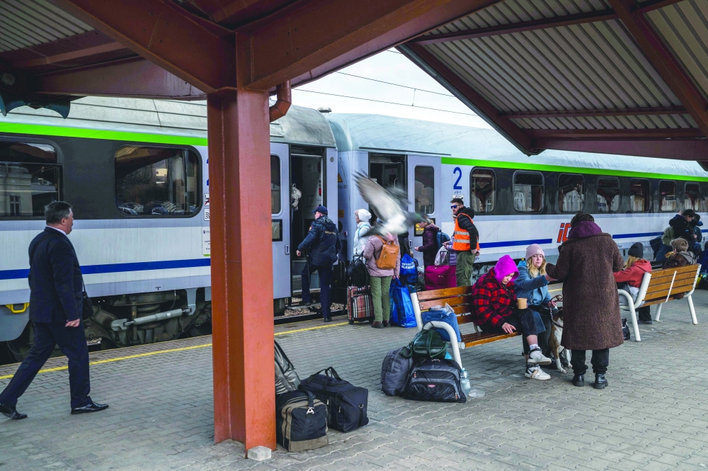 اللاجئين الأوكرانيين يتدفقون منذ بدء الحرب على المعابر الحدودية واعدادهم تتجاوز عتبة 4 ملايين