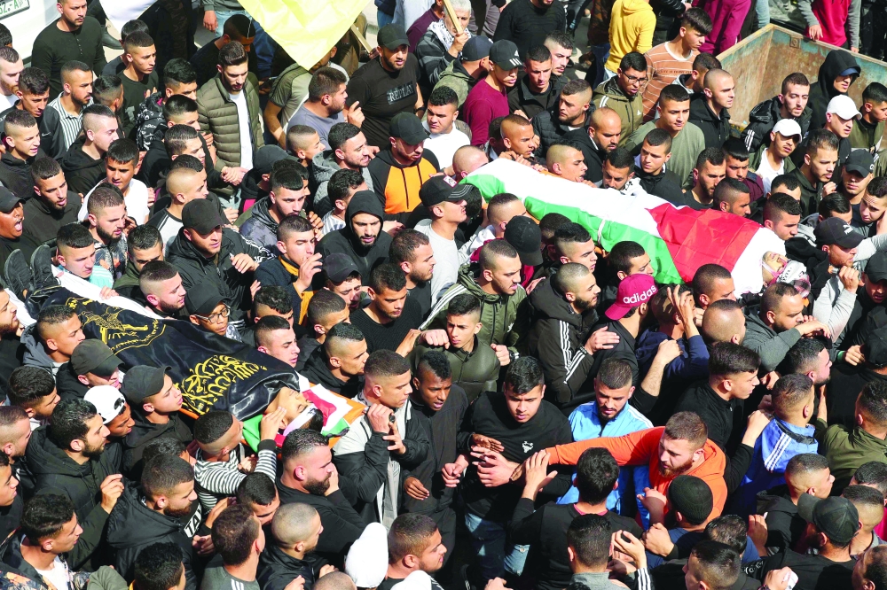 سفارة فلسطين بسلطنة عمان تصدر بيانا بمناسبة ذكرى “يوم الأرض الخالد”
مقتل 3 فلسطينيين في موجة عنف بالضفة الغربية .. واشتية يحذر من تداعيات التصعيد الإسرائيلي