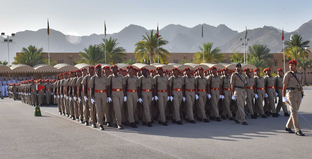 تخريج دفعة جديدة من الجنود بالجيش السلطاني العُماني
