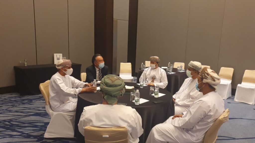 توقيع شراكة استراتيجية بين شركة الأسماك العمانية وصندوق الغذاء الخليجي الياباني 2 IMG 20220310 WA0033