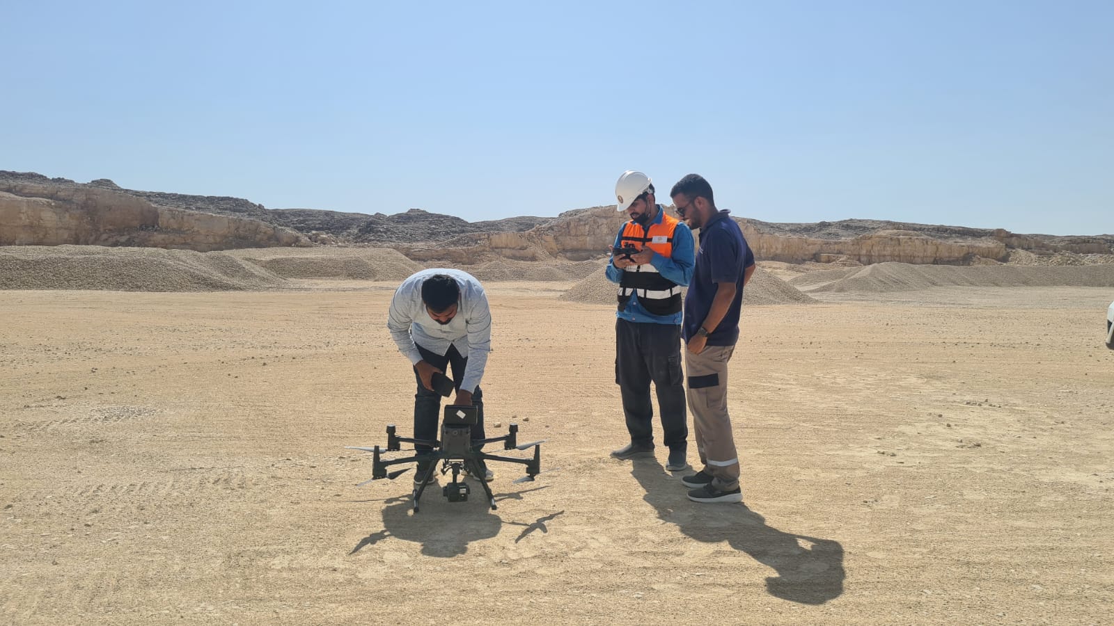 نجاح استخدام الطائرات المسيرة "الدرون" في مواقع التعدين بالدقم 1 نجاح استخدام الطائرات المسيرة “الدرون” في مواقع التعدين بالدقم