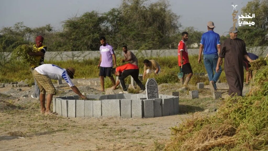 فريق العربي يطلق مبادرة تنظيف لمقبرة بلدة خور الهند بالخابورة 2 IMG 20220326 WA0053