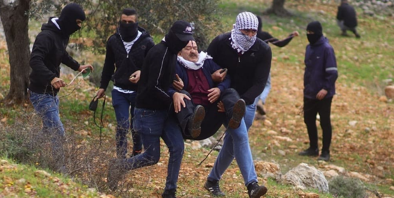 إصابة عشرات الفلسطينيين خلال مسيرات مناهضة للاستيطان في الضفة الغربية