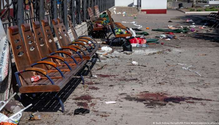 Ukraine: 52 people die in rocket strike on Kramatorsk train station