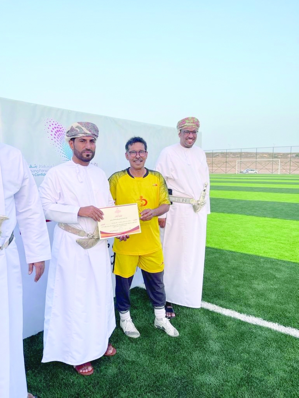 مشاركة واسعة في ملتقى اللاعبين القدامى الأول بطاقة