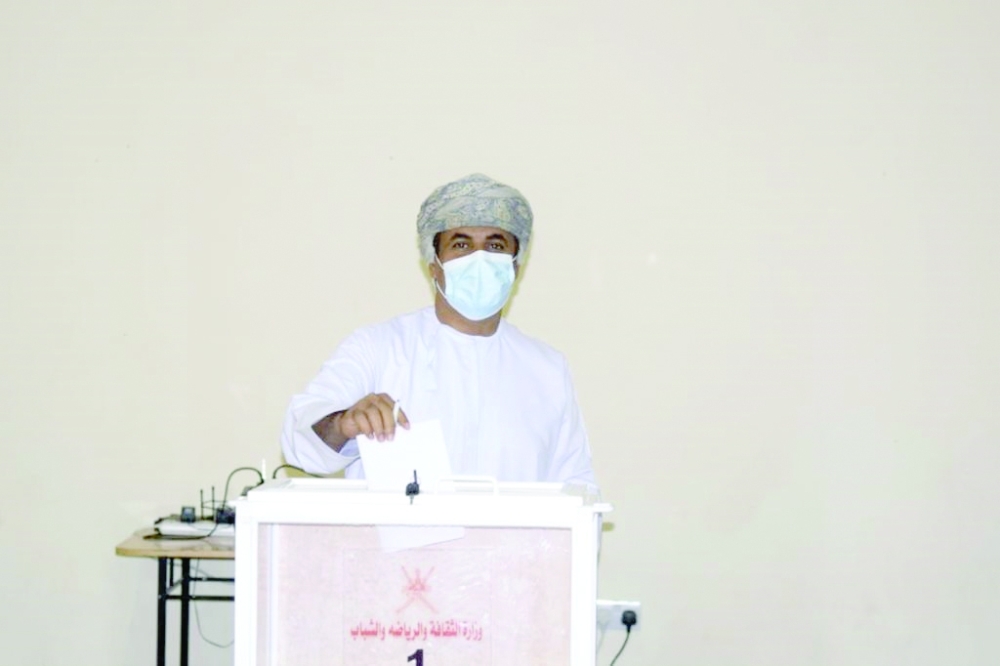 اليحيائي رئيسًا لنادي ضنك والوحشي نائبًا