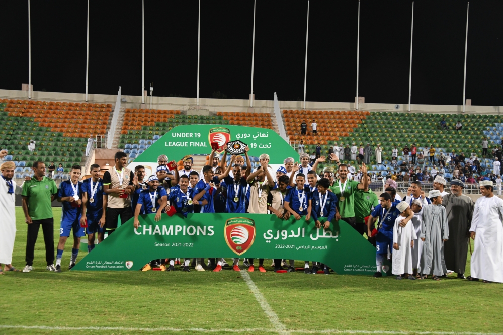 نزوى يُتوّج بدوري الشباب.. وظفار وصيفا ومسقط يحصد المركز الثالث 8 نزوى يُتوّج بدوري الشباب.. وظفار وصيفا ومسقط يحصد المركز الثالث
