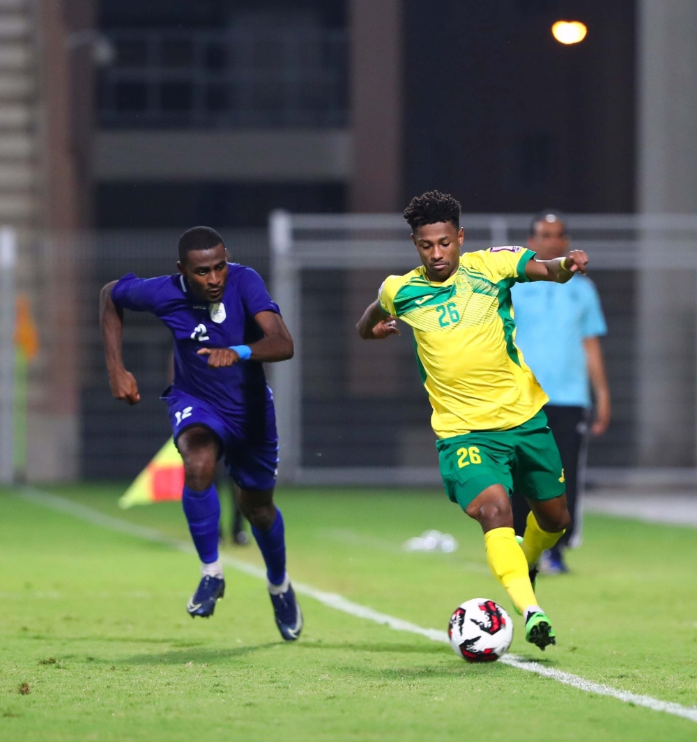 السيب يحافظ على صدارة الدوري برباعية في شباك نزوى